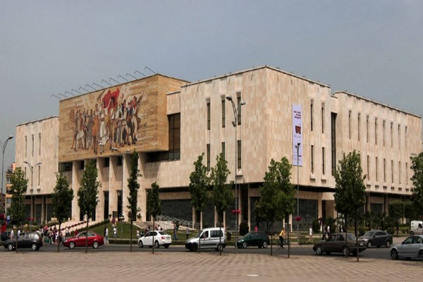 المتحف الوطني تيرانا - الاماكن السياحية في تيرانا