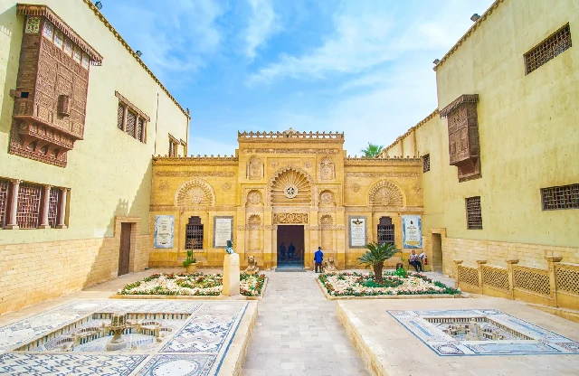 المتحف القبطي - الاماكن السياحية في القاهرة
