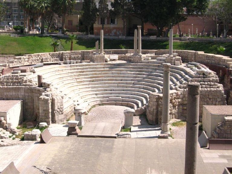 المسرح الروماني - الاماكن السياحية في الاسكندرية