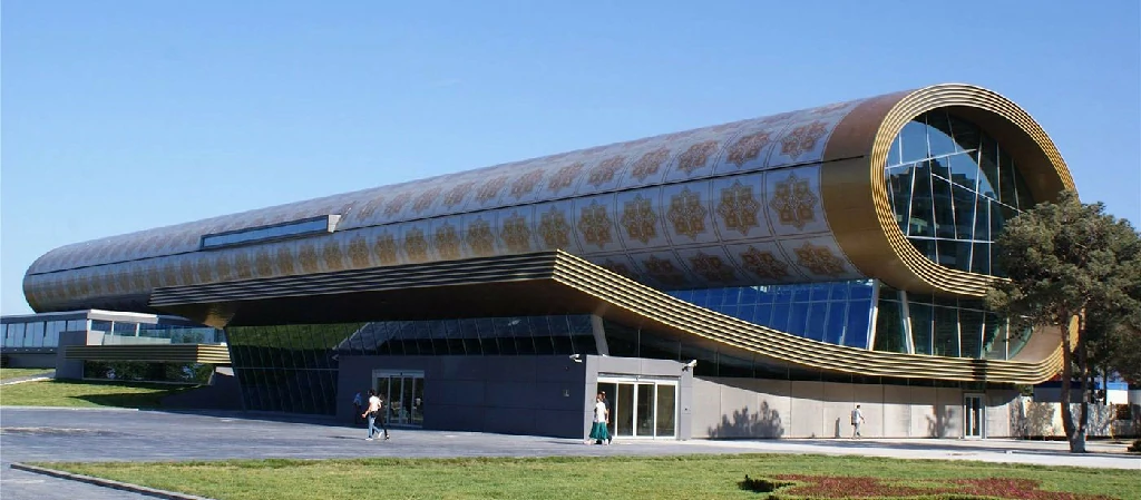 متحف السجاد - الاماكن السياحية في باكو