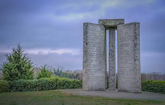 النصب التذكاري لتاريخ جورجيا - الاماكن السياحية في جورجيا - السياحة في جورجيا