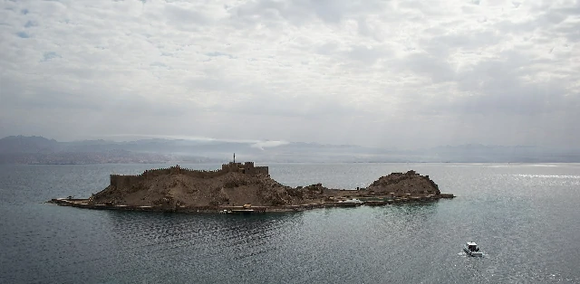 جزيرة فرعون طابا - السياحة في طابا