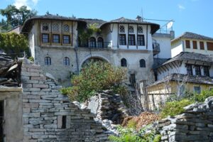 المتحف الإثنوغرافي بيرات - السياحة في البانيا