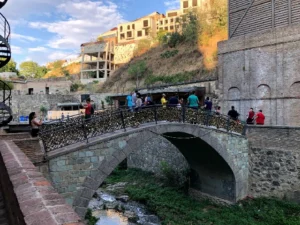 جسر الحب تبليسي - السياحة في جورجيا