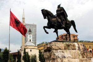 ساحة إسكندر بك تيرانا - السياحة في البانيا