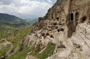 كهوف فاردزيا - السياحة في جورجيا